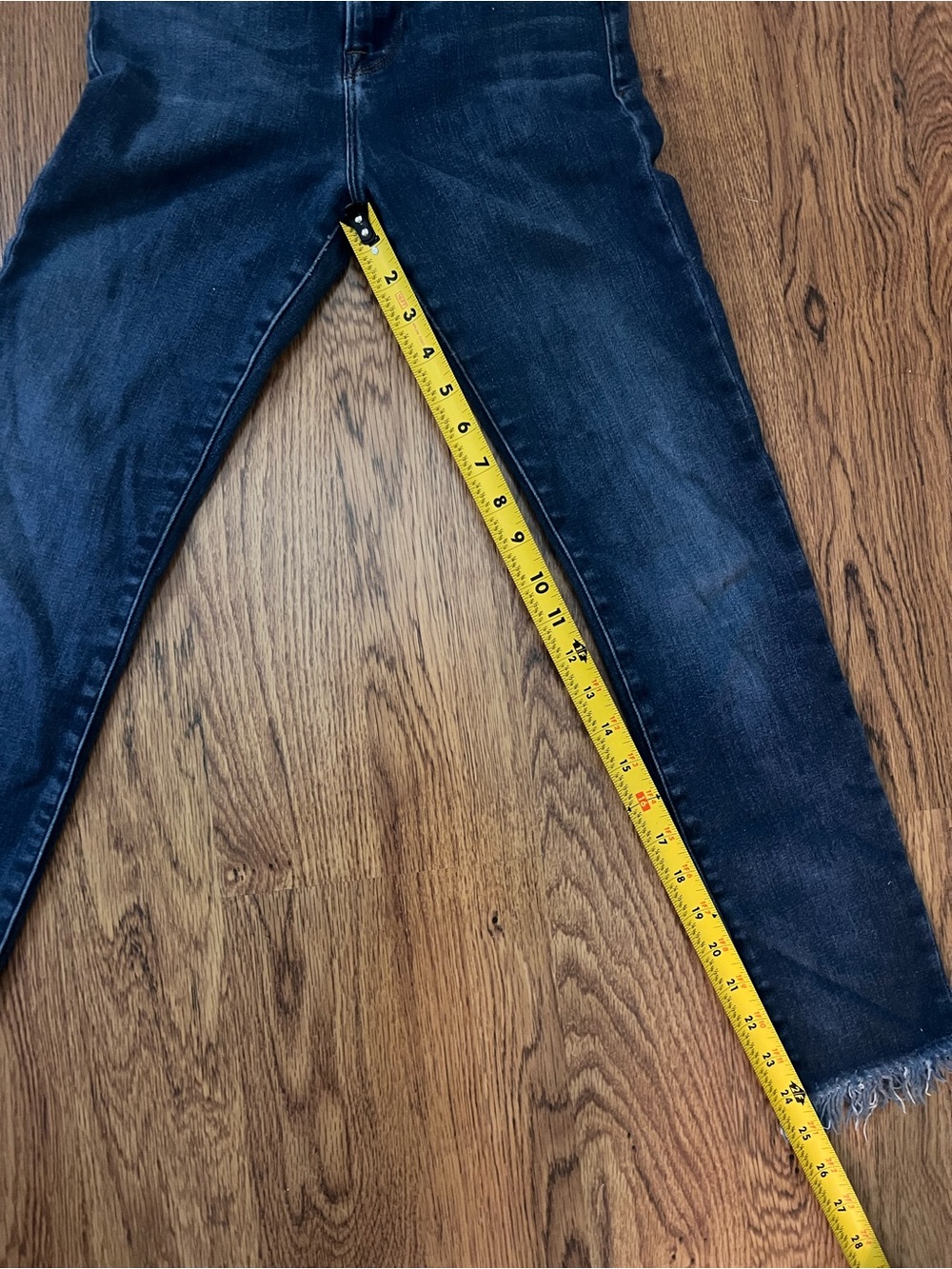 FRAME Ali High Rise Cigarette Jeans 26 Medium Wash Raw Hem - Picture 8 of 9